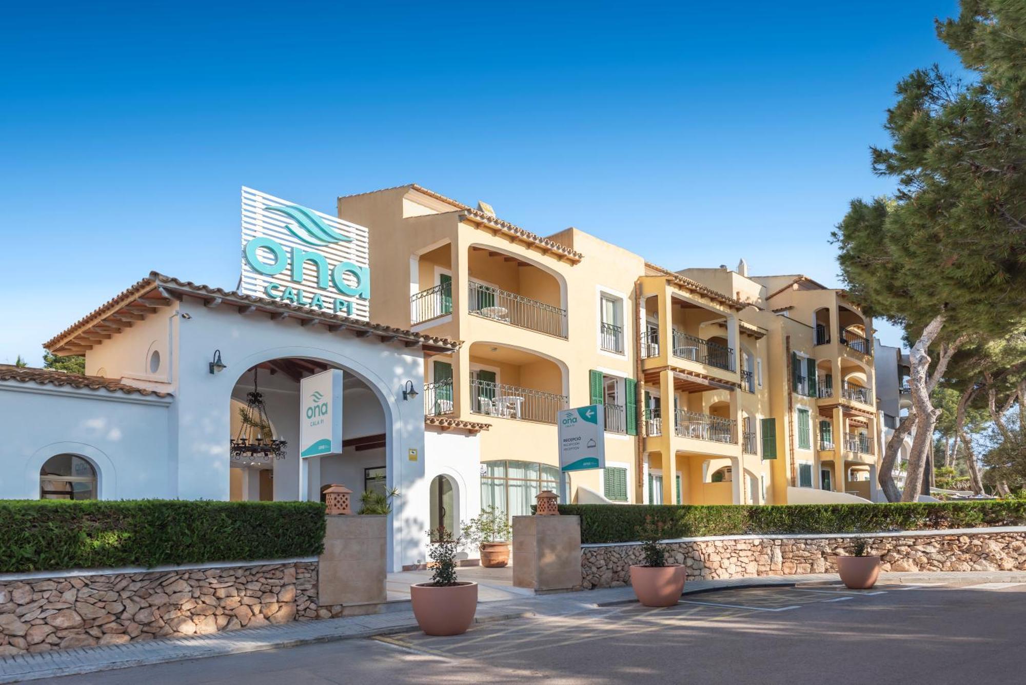 Aparthotel Ona Cala Pi Club מראה חיצוני תמונה