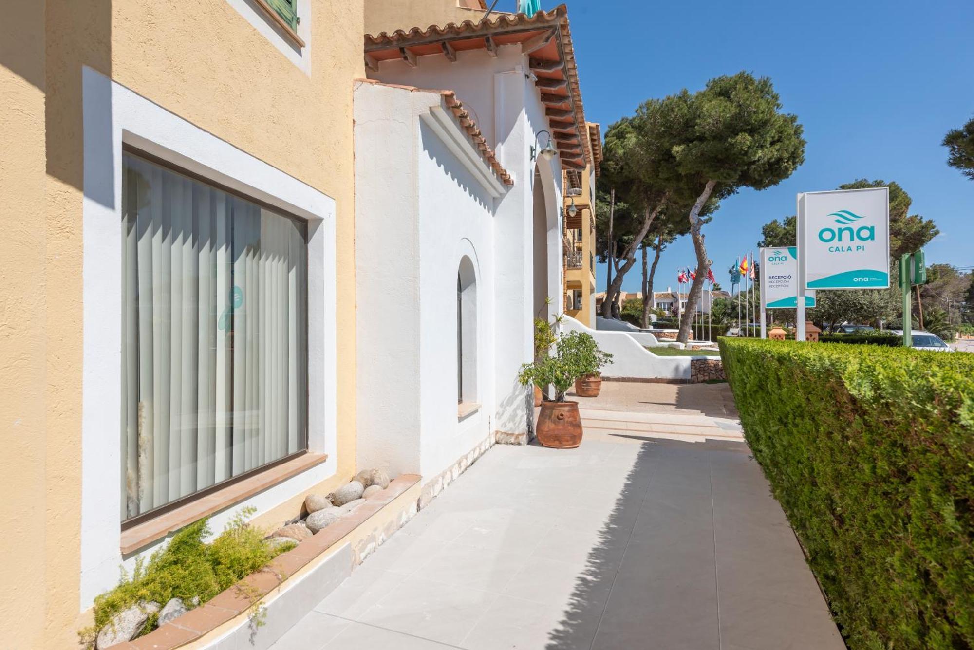 Aparthotel Ona Cala Pi Club מראה חיצוני תמונה